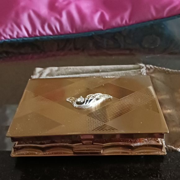 Volupte 1950's Goldtone Loose powder compact Mirror Puff Original Case - Picture 8 of 11